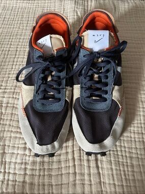 Nike Men’s Sneakers in Black, Cream & Orange no 354
